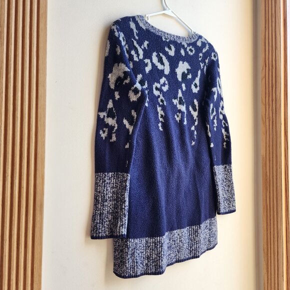 Apt. 9 Blue/Gray Abstract Animal Print Scoop Neck Sweater Size Medium - Picture 11 of 13
